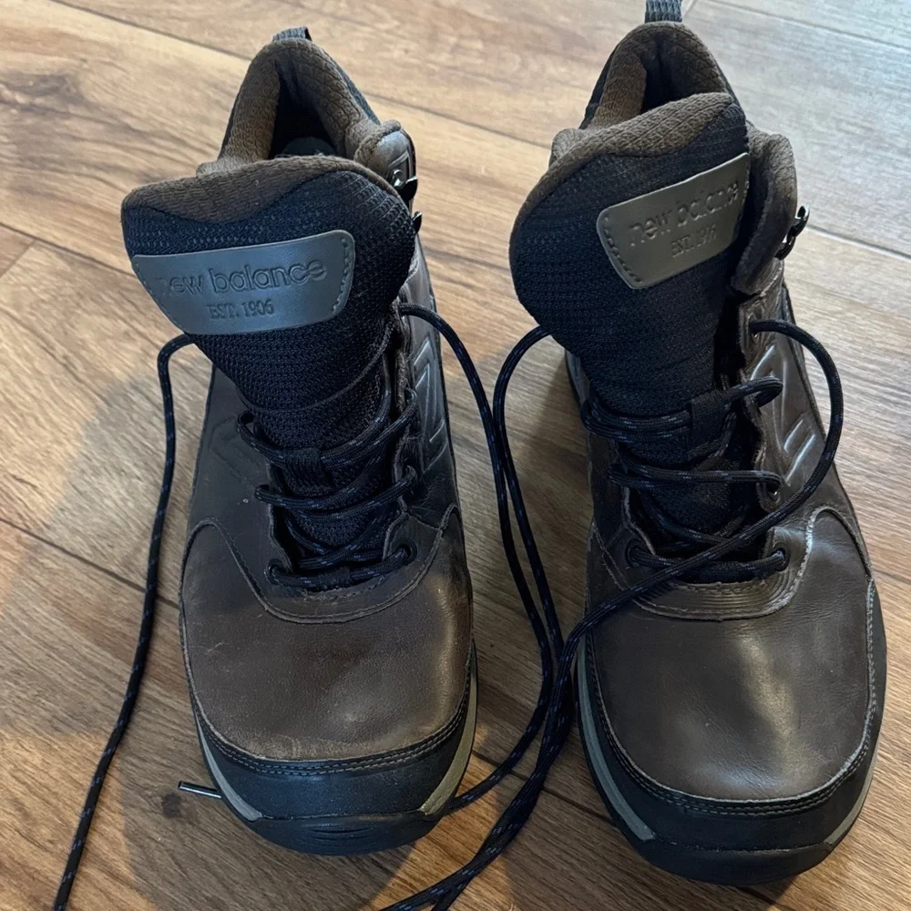 New Balance Men's Dark Brown Boots